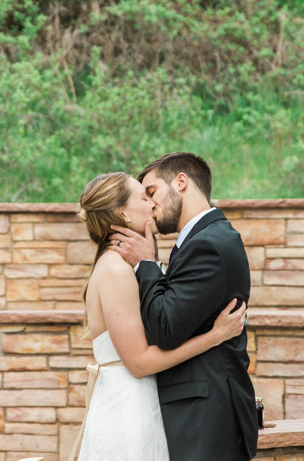 couple kissing at Santa Fe New Mexico Wedding 